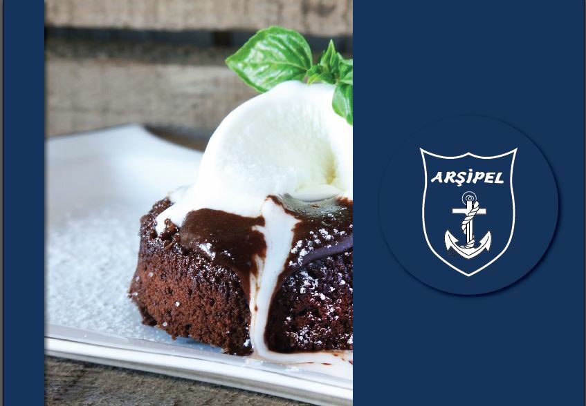 Bitter Çikolatalı Sufle, Nane Likörü, Sos ve Vanilyalı Dondurma... Hafta ortası tatlı kaçamak! 
#arşipel