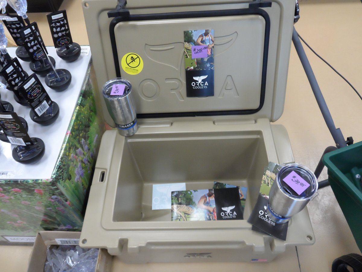 Juniatalumber's tweet photo. Orca coolers in the house!! Also BULLS-I exploding targets!! #colddrinks#blowitup https://t.co/rZ6QJoWZxT