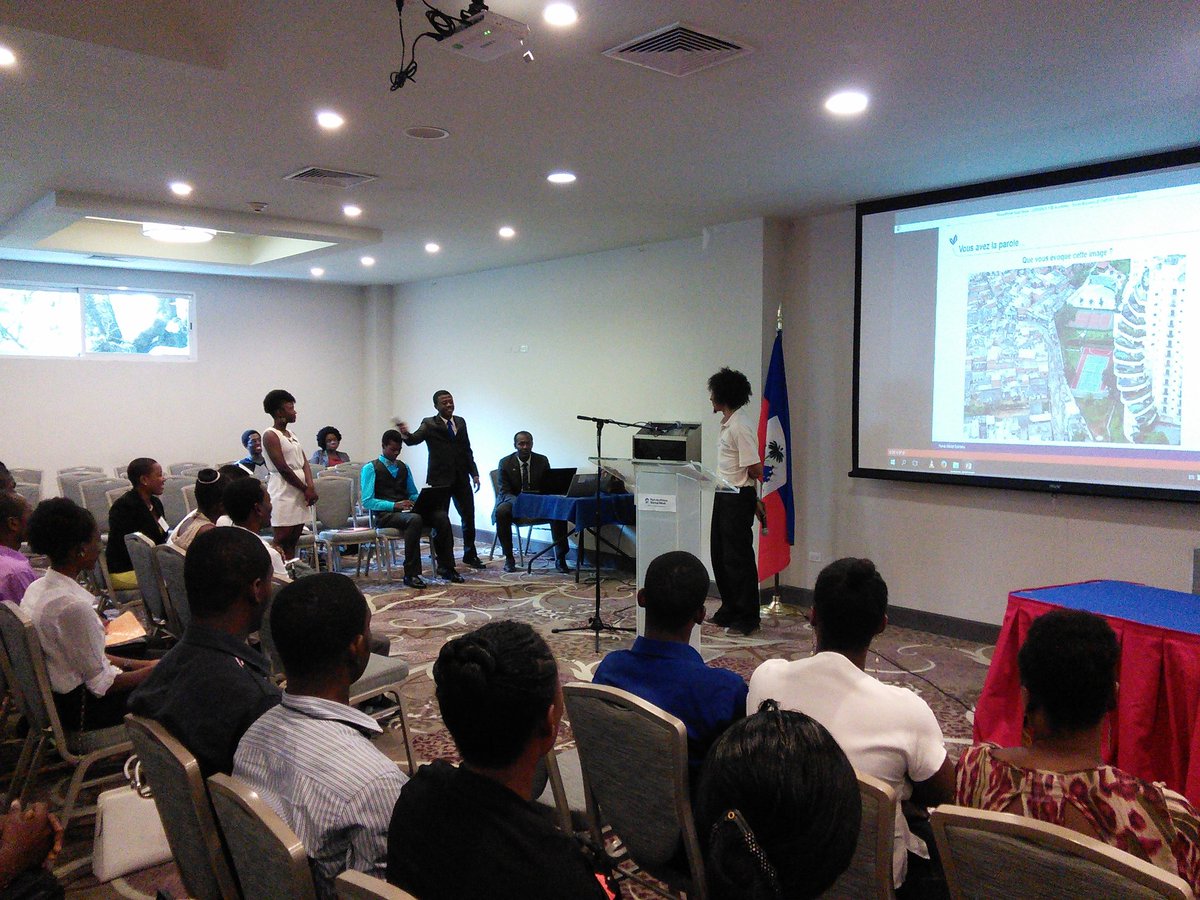 PAPSW_Tech's tweet image. Interaction avec le public #Yunus Social Business