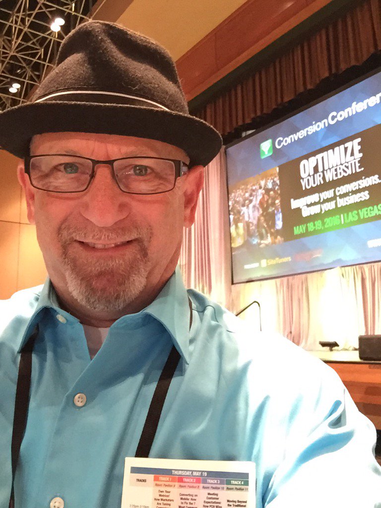 FeldmanCreative's tweet image. Obliging the selfie command at the #ConvCon event