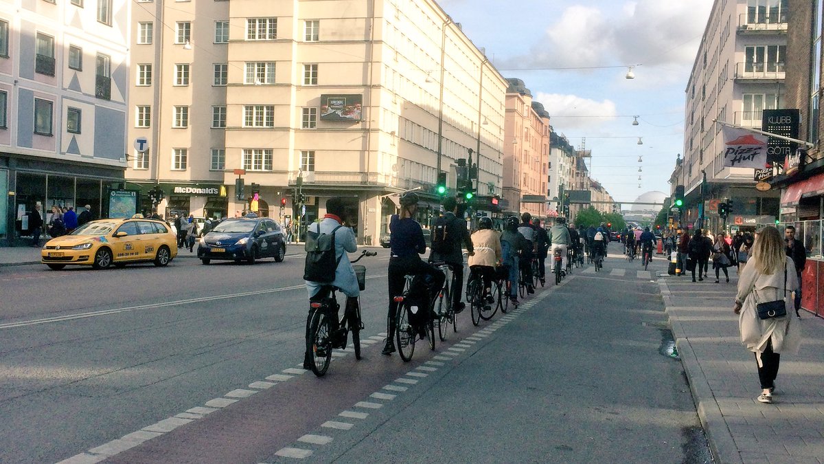 Den här gatudispositionen alltså #bikes #cars #cykel #stadsutveckling #mobilitet #sthlm