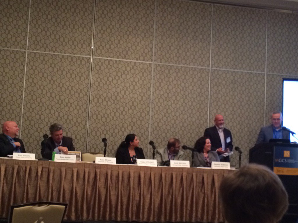 Paula_Sorrell's tweet photo. Midwest universities showcase a powerhouse of innovation #MGCS2016 https://t.co/4WSSCMq1wP