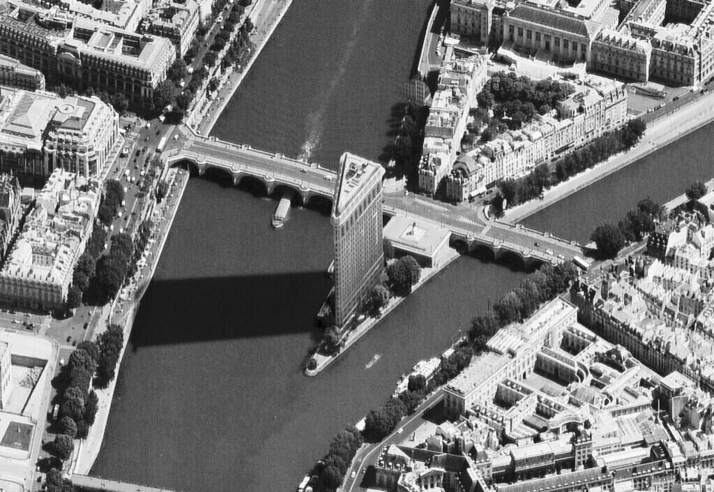 Mission_IDC's tweet photo. Le Flatiron sur la proue de l' #îledelacité et autres caprices architecturaux https://t.co/JG58K3cllW https://t.co/X8nxQrDnzd