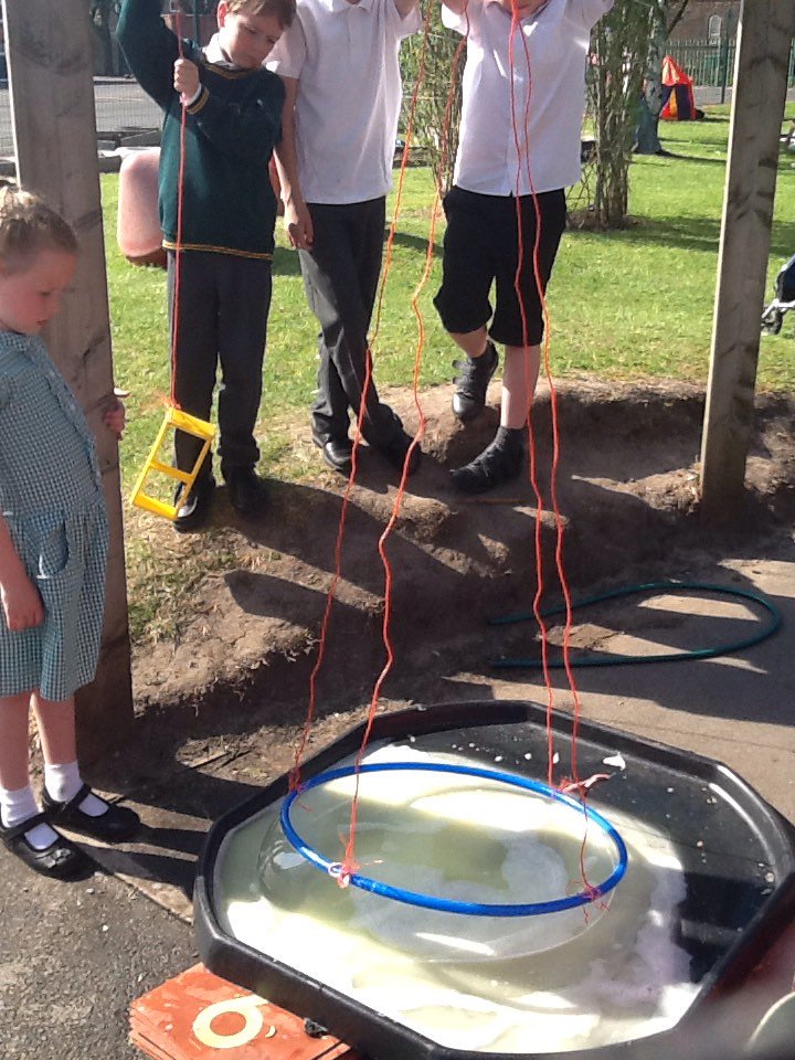 fazkids's tweet photo. We have made our own giant bubble maker #bubbles https://t.co/HSw9eGLTYI