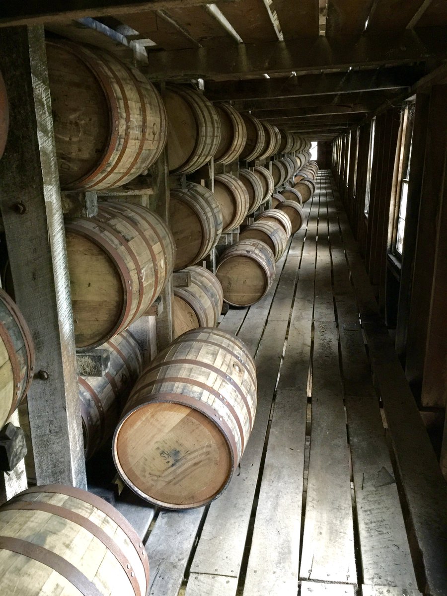 JimBeam's tweet photo. There are now 1.5 barrels of aging #bourbon for every person living in Kentucky. #WednesdayWisdom #kybourbontrail https://t.co/GZxeayDgpn