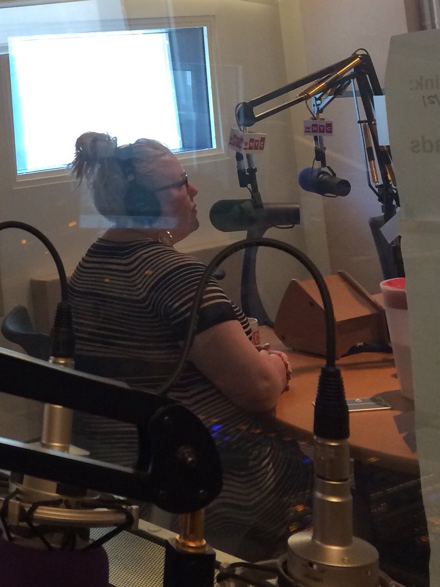 manoushz's tweet image. Behind the scenes @LeonardLopate @wnyc: @thelindywest #personalfanmoment #pledgeweek