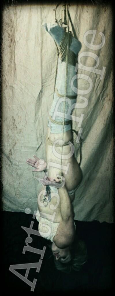 #Gravityboots#shibari#kimbaku#invertedsuspension#ropebondage#BDSM#Submission#ropeslut#ropesuspension#bondage#tiedup
