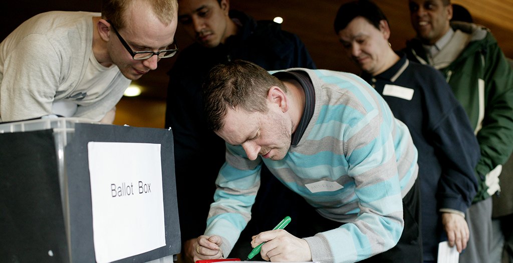 mencap_charity's tweet image. Download our easy read guide and find out more about the EU Referendum: ow.ly/mMGn300kMoW #LDvote