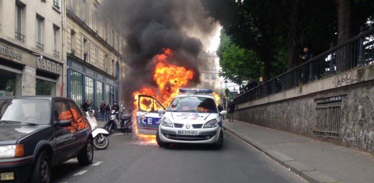 ce_crochet's tweet photo. Coucou @Place_Beauvau ,entre deux #FesseeGate ,il y a l'ordre public à rétablir.Si vous avez le temps #HaineAntiFlic https://t.co/sVD1DnmFIt