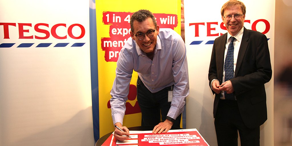 Tesco UK CEO Matt Davies just signed <a href="/TimetoChange/">Time to Change</a>’s pledge to help end mental health stigma with @paulfarmermind