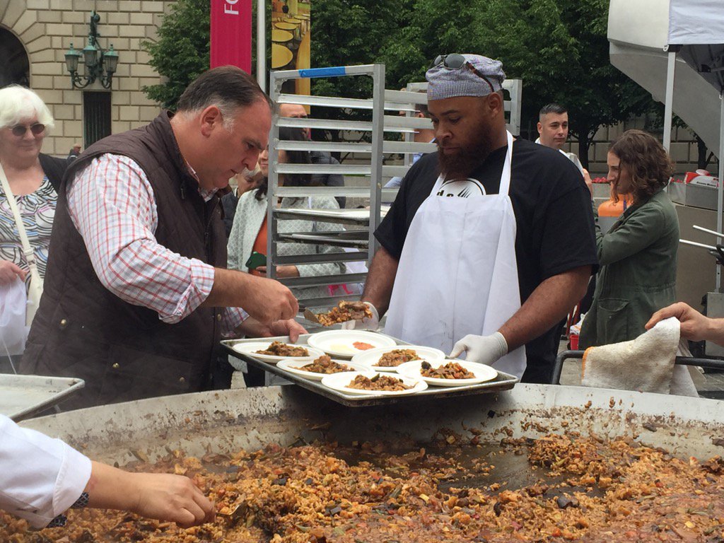 dcck's tweet photo. .@chefjoseandres serving up paella with our culinary students today at #Feeding5000DC @jaleotapasbar https://t.co/5zI8aQhpUB