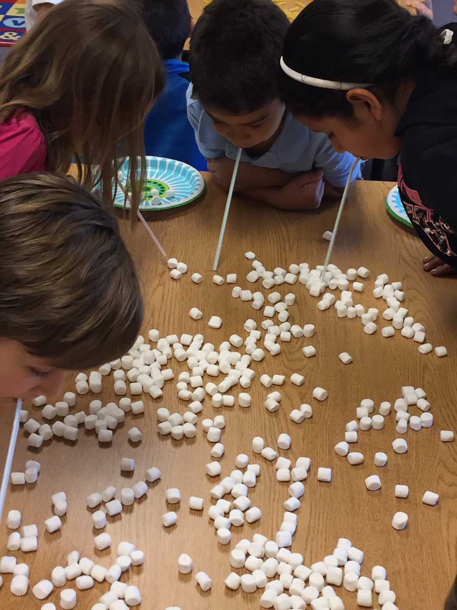 Mrs_Murray228's tweet photo. Our balloon countdown awarded us with #minutetowinit games! Ohh what fun! #kme302 https://t.co/tqOlfJpr2E