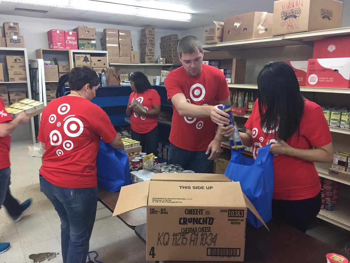 salarmysatx's tweet photo. Thank you @target volunteers for working in our food pantry and helping spruce up our Hope Center today! https://t.co/co7iOt4Jns