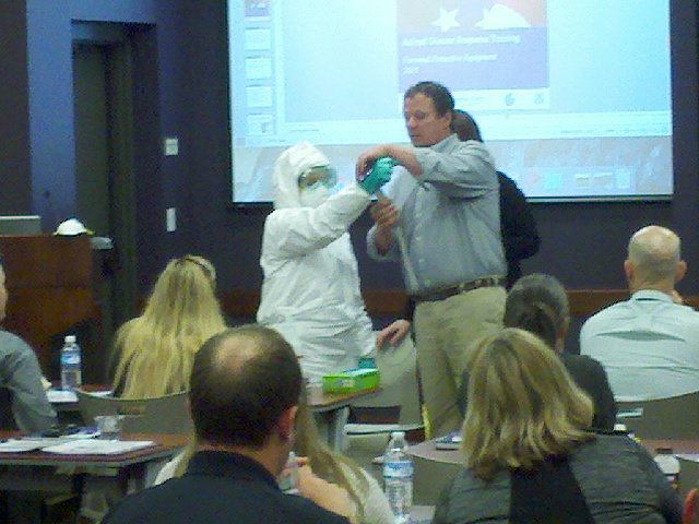 KSU_NABC's tweet photo. Learning by Doing #KState #NABC #KDA #PPE #emergencypreparedness #Ag-Biosecurity
https://t.co/bEdepyt5hy https://t.co/74GjCLOeQm
