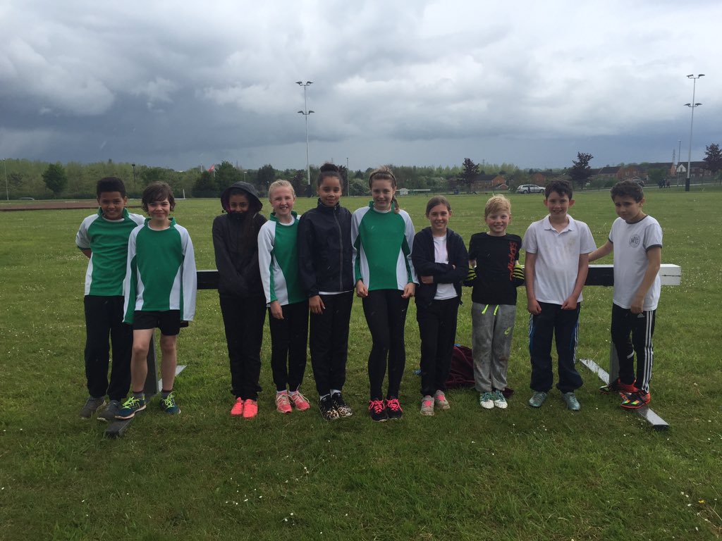 SDSPrimary's tweet image. Simon de Senlis Athletics team after a fantastic afternoon in Kettering.