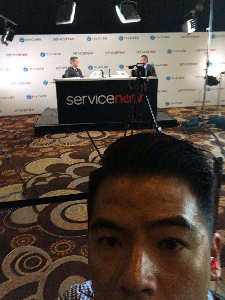 BinhFTW's tweet photo. Live from theCube #know16Games https://t.co/Ra620Fo3sj