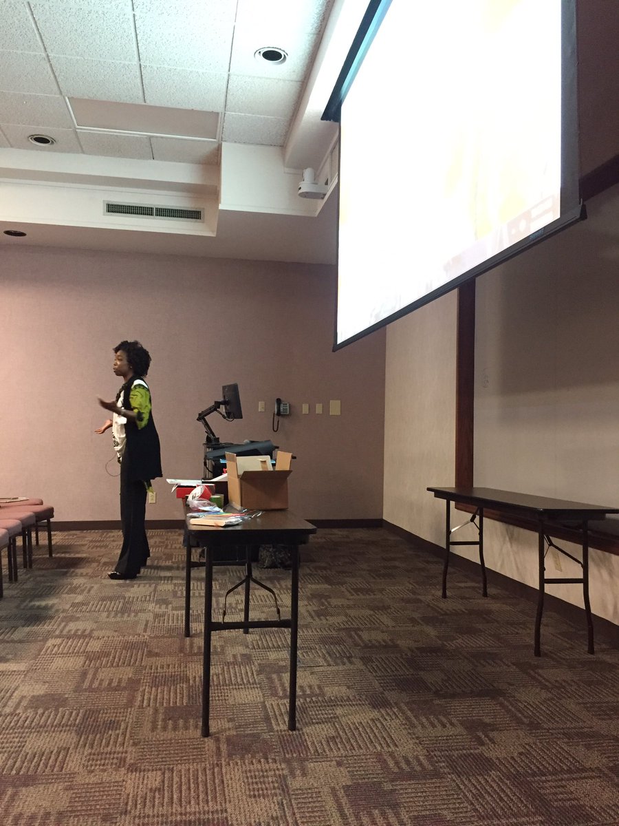 cassiereederedu's tweet photo. @ajacobs_mrs rocking it today sharing with @R10Tech about #stemstartup #r10tech in the Grayson room! https://t.co/s2shhRGepn