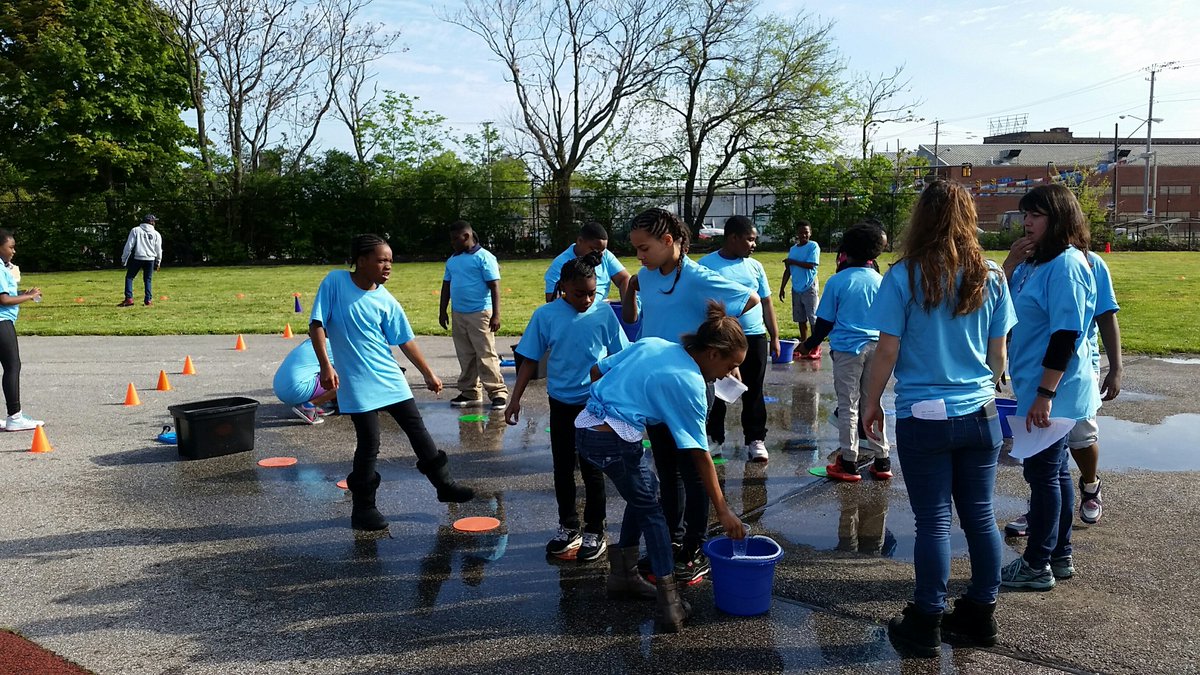 GWCarverCLE's tweet photo. 5th grade at field day! #CMSD https://t.co/Q9IddXATKA
