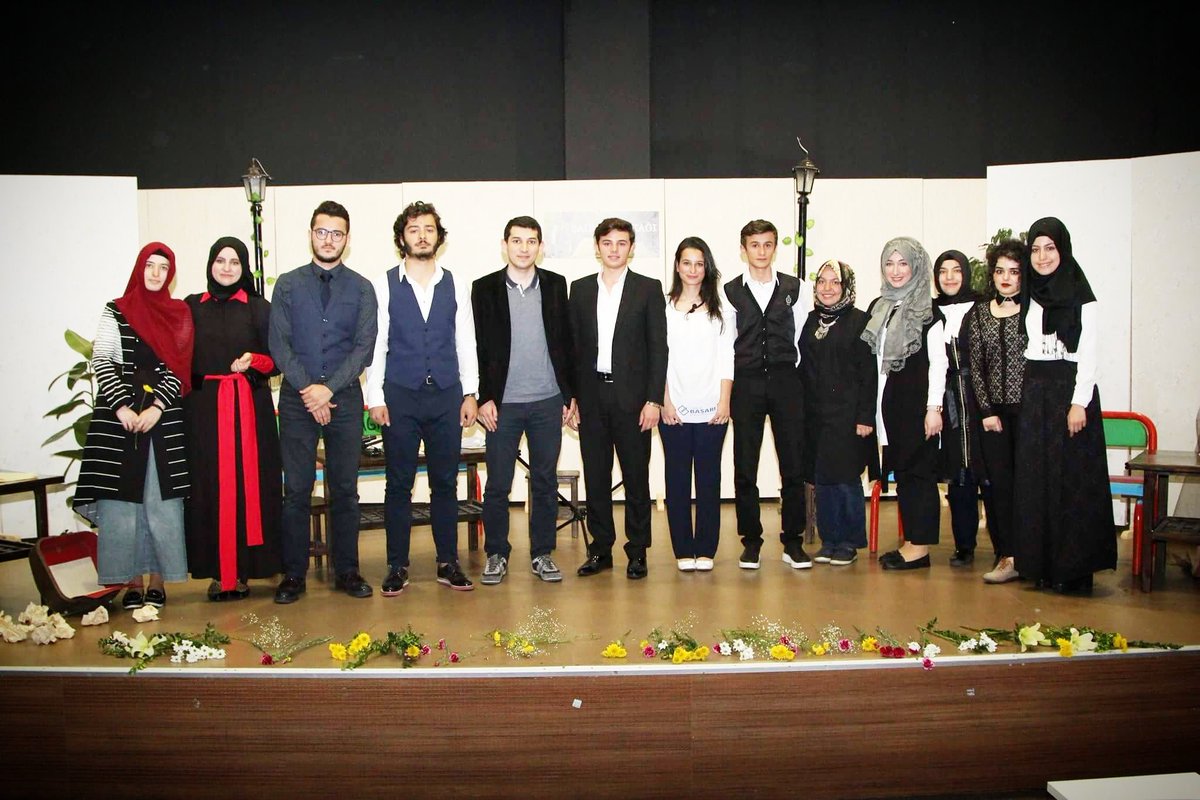 'Bir Bahar Vakti' şiir dinletimizde emeği geçen tüm arkadaşlarımıza teşekkür ediyor başarılarının devamını diliyoruz