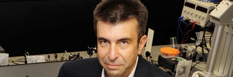 heraldoes's tweet photo. Un investigador zaragozano dona 20.000 de un premio para crear becas para estudiantes https://t.co/FeRrQrGd5Z https://t.co/jZsJeUtoCv