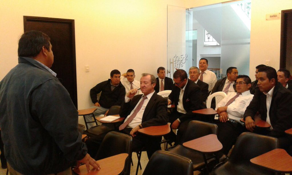 ItboyBoyaca's tweet photo. Nuestro objetivo #ConcientizarYPrevenir para esto capacitamos a Conductores de empresa #Cocorde #EducaciónVial https://t.co/TVlLixwKzX