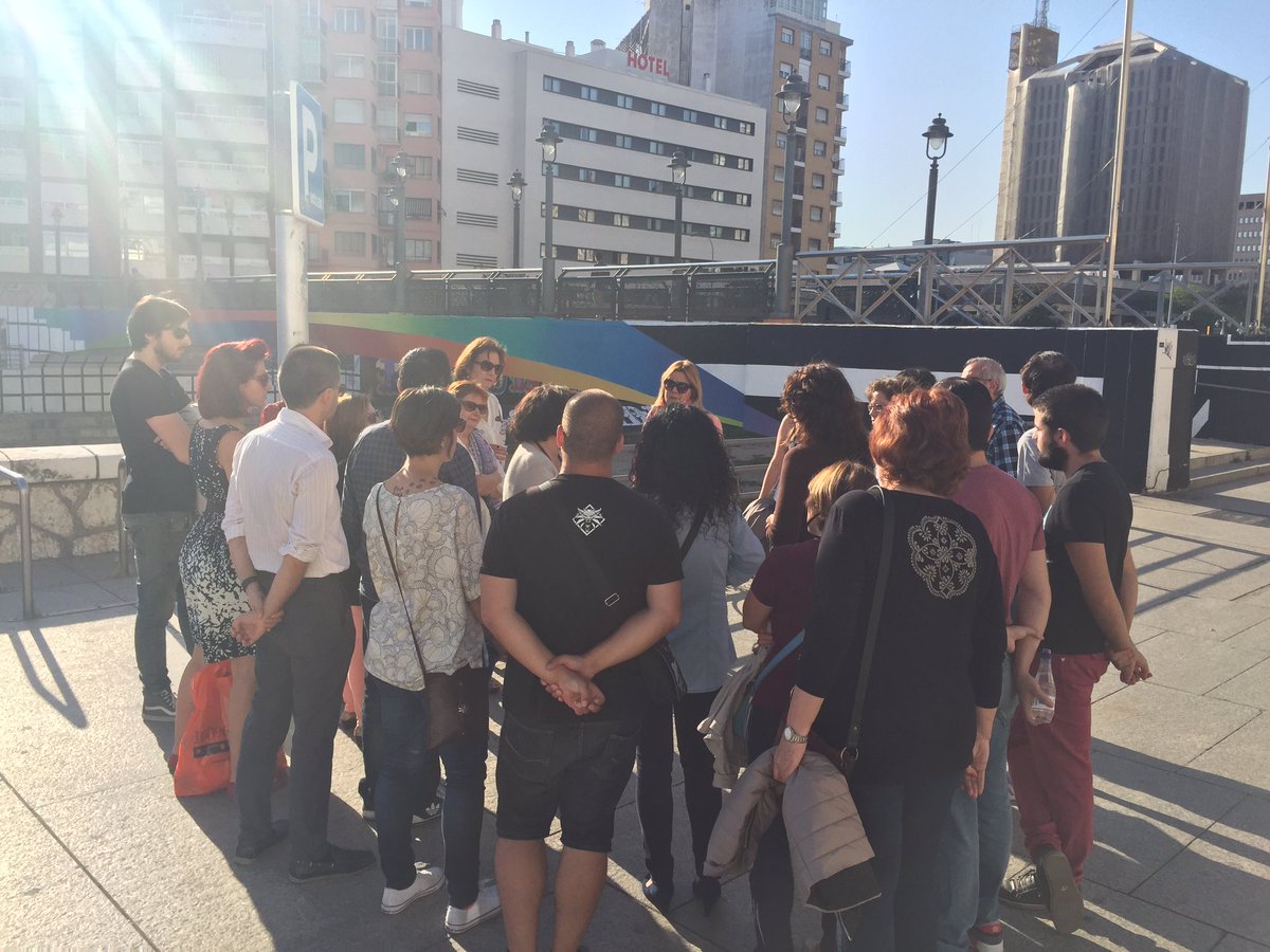 GCYComunicacion's tweet photo. Visita por los grafitis del @mausmalaga con motivo del #MuseumDay #MuseumDay2016 #DiadelosMuseos @SohoMLG https://t.co/cCRqUm2inN