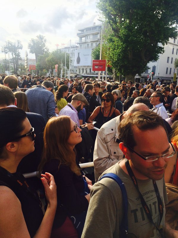 ABoutdeFilm's tweet photo. #JusteLaFinDuMonde c'est maintenant à #Cannes2016 , c'è poca gente @sabbchamp @XDolan https://t.co/ofWEjoIxUd