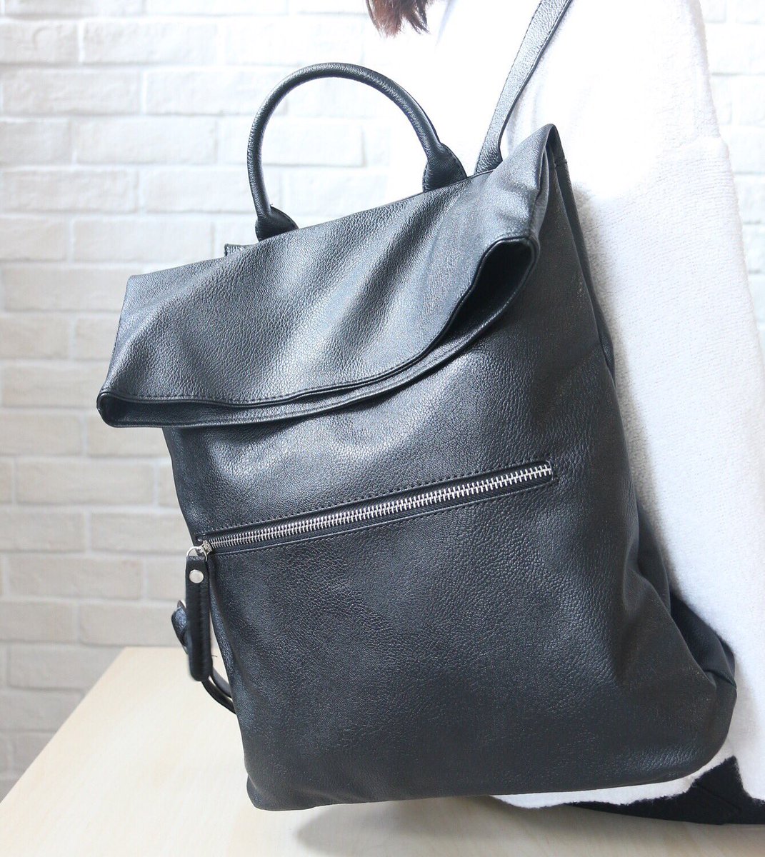 SHALEXNET's tweet photo. keep it simple😎
👉🏻https://t.co/Q9MditqGET
🚩Worldwide Delivery 
🚩10% off your 1st order
#backpack #black #style https://t.co/ByNJ9V6aux