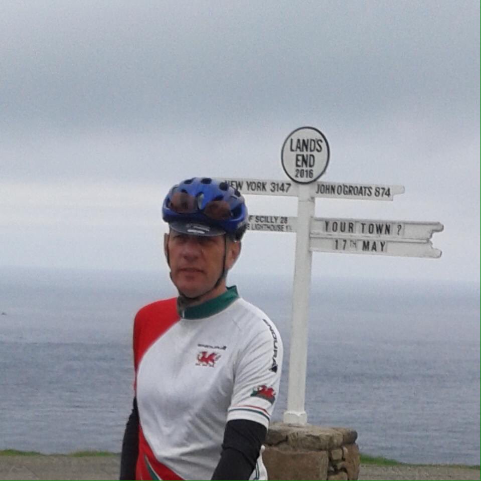 Thinking of our wheelchair team, team manager <a href="/gogledd58/">Mark Andrew Jones</a> cycling the length of the U.K. RT pls 2 #cheeronmaj