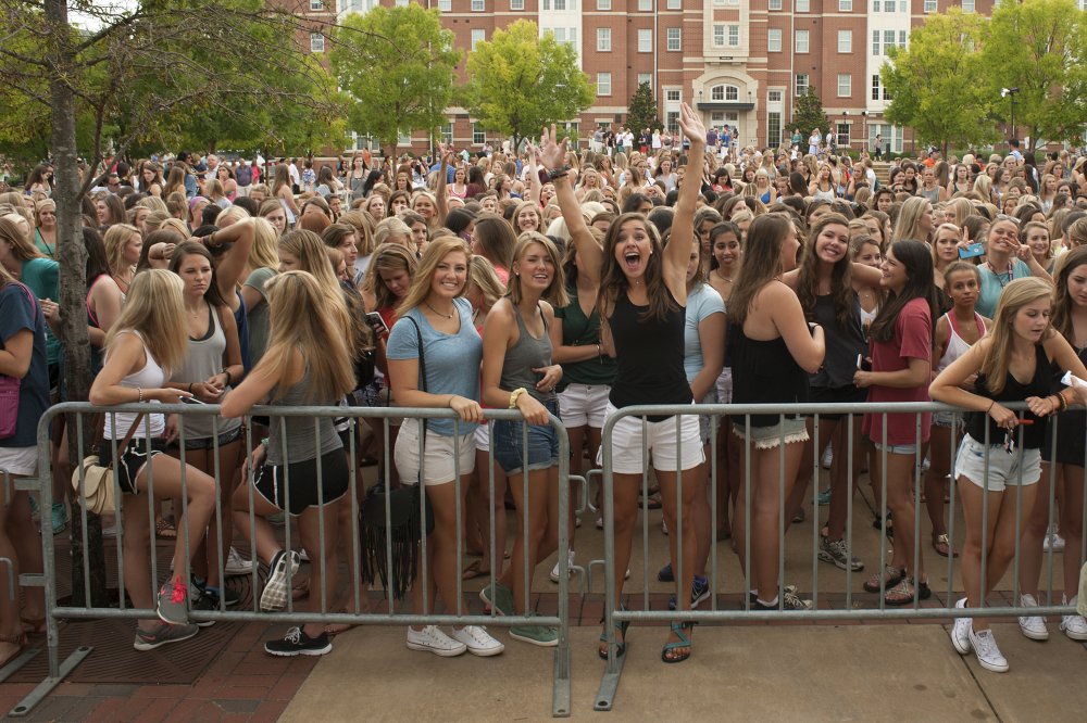 TheAUPlainsman's tweet photo. Bid Day access to be limited with barricade and wristband system
https://t.co/RItdenucD9 https://t.co/QgEgXavdwD