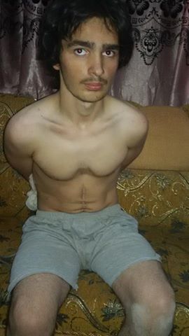 asodAlnbar's tweet photo. اليوم اثناء الاشتباك مع عناصر داعش في القاطع الشمالي لمدينةالرمادي
 القينا القبض على احد الدواعش الروس
#روسيا_تقتلنا https://t.co/3EP0Nwtw24