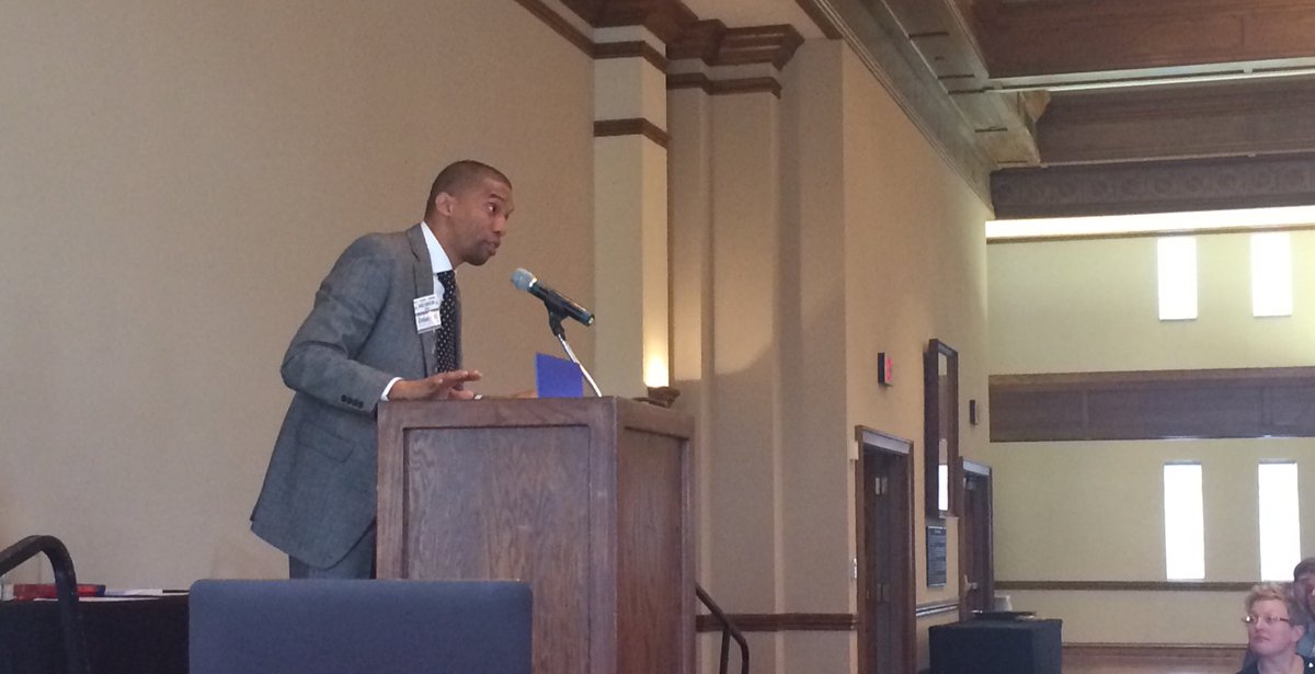 joshualim87's tweet photo. #OCSPA Keynote, the amazing @RXMoffett VP of #SAffairs at @LangstonU sharing his wisdom on #SAPros https://t.co/uIhE82RIVz