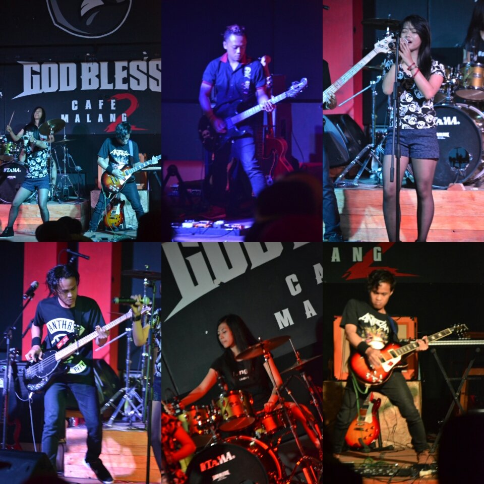 SpeXtra3's tweet photo. Perform spextra at god bless cafe 2 malang #spextra #spextraband https://t.co/Iypqz4RVHz