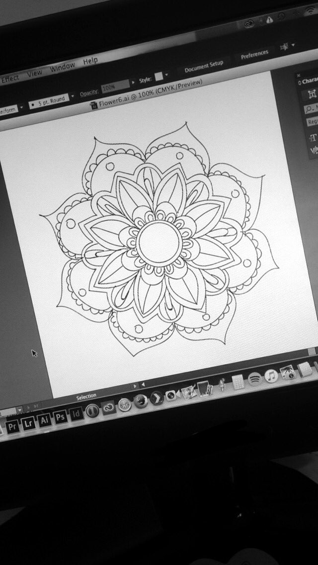 Picupbags's tweet photo. Drawing out some designs for the bags @Chi_College #graphicdesign #graphictablet #mandalaflowers #drawings https://t.co/GMMoU9QVBJ
