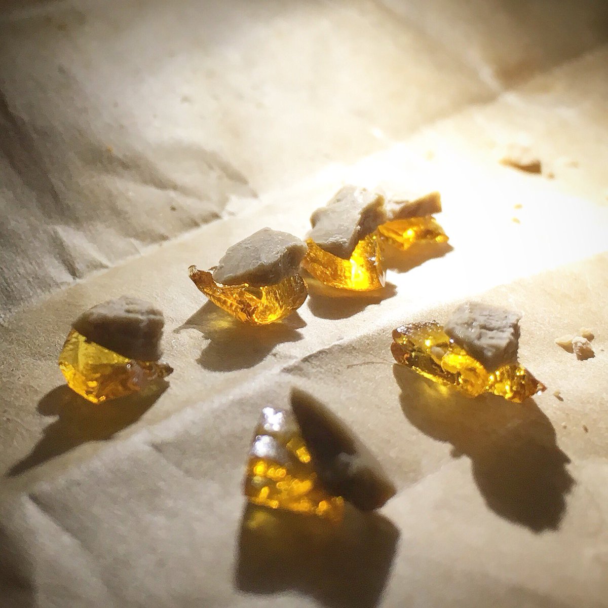 ferran_pelat's tweet photo. Merendolas🌴🍫 #inOriginalsbcn #pelaononstop #nigiri #shatter #wax #lemonhaze #barcelona #losputosdelforum 😎👊🏻 https://t.co/YfoALRvyR0
