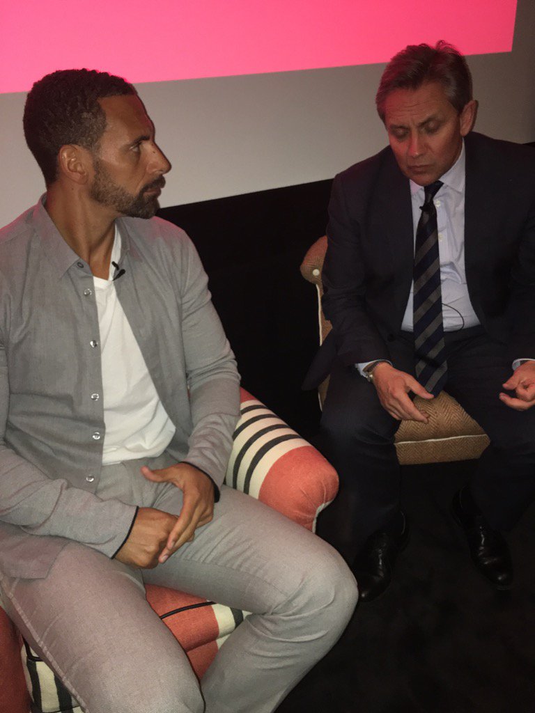 MoiraBenigson's tweet photo. Justin King and @rioferdy5 chatting before we kick off @TheMBSGroup evening #secind half https://t.co/ckvJeVTh8y