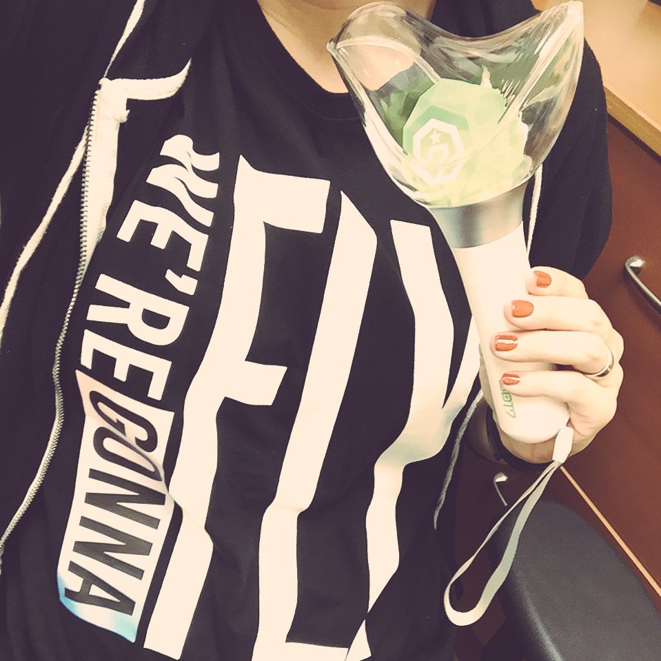 lilbear1228's tweet photo. It's not quite July yet, but I'm ready! #FLYinLA  #GOT7 @mtuan93 @gytuan @joey_tuan @DorineTuan @linbea945 https://t.co/1eKQOoTdbf