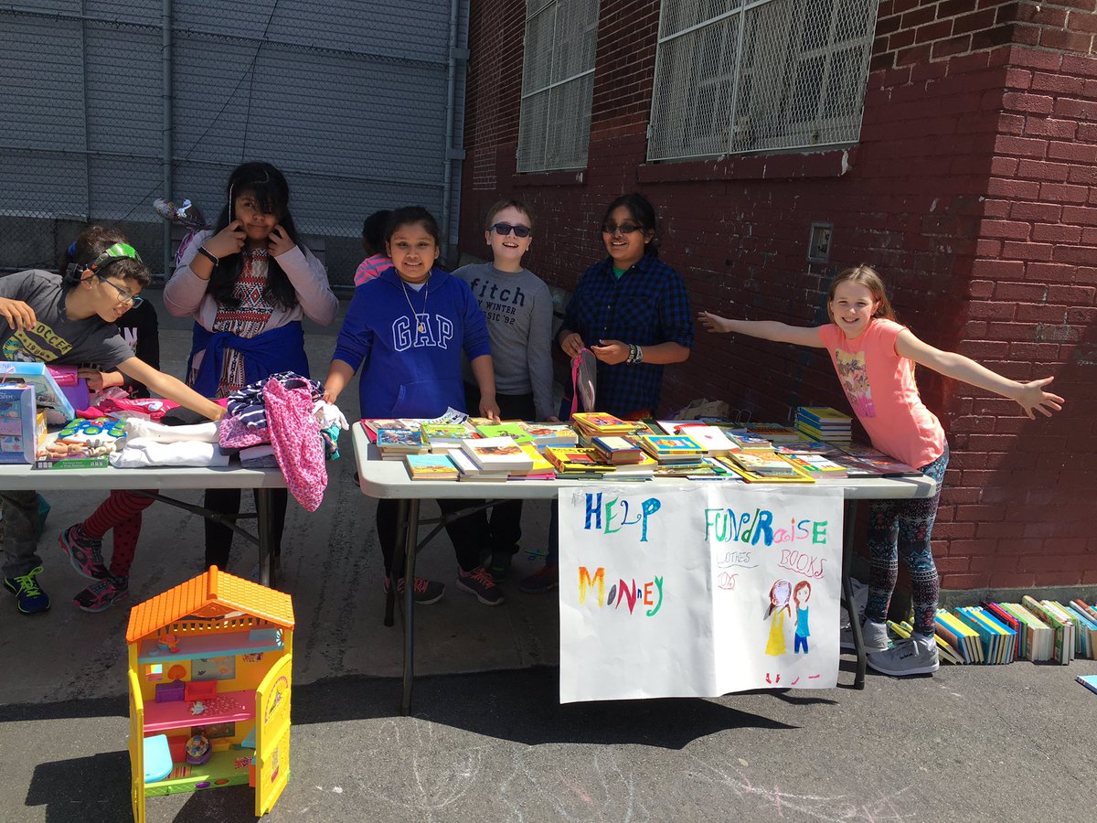 Our students managing our fundraiser today to raise awareness and funds for water in the Southern Sudan. #ps10cares