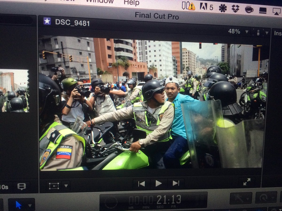 brauliojatarm's tweet photo. Uno de los detenidos hoy en la Av Libertador https://t.co/wnLeapzKqH
