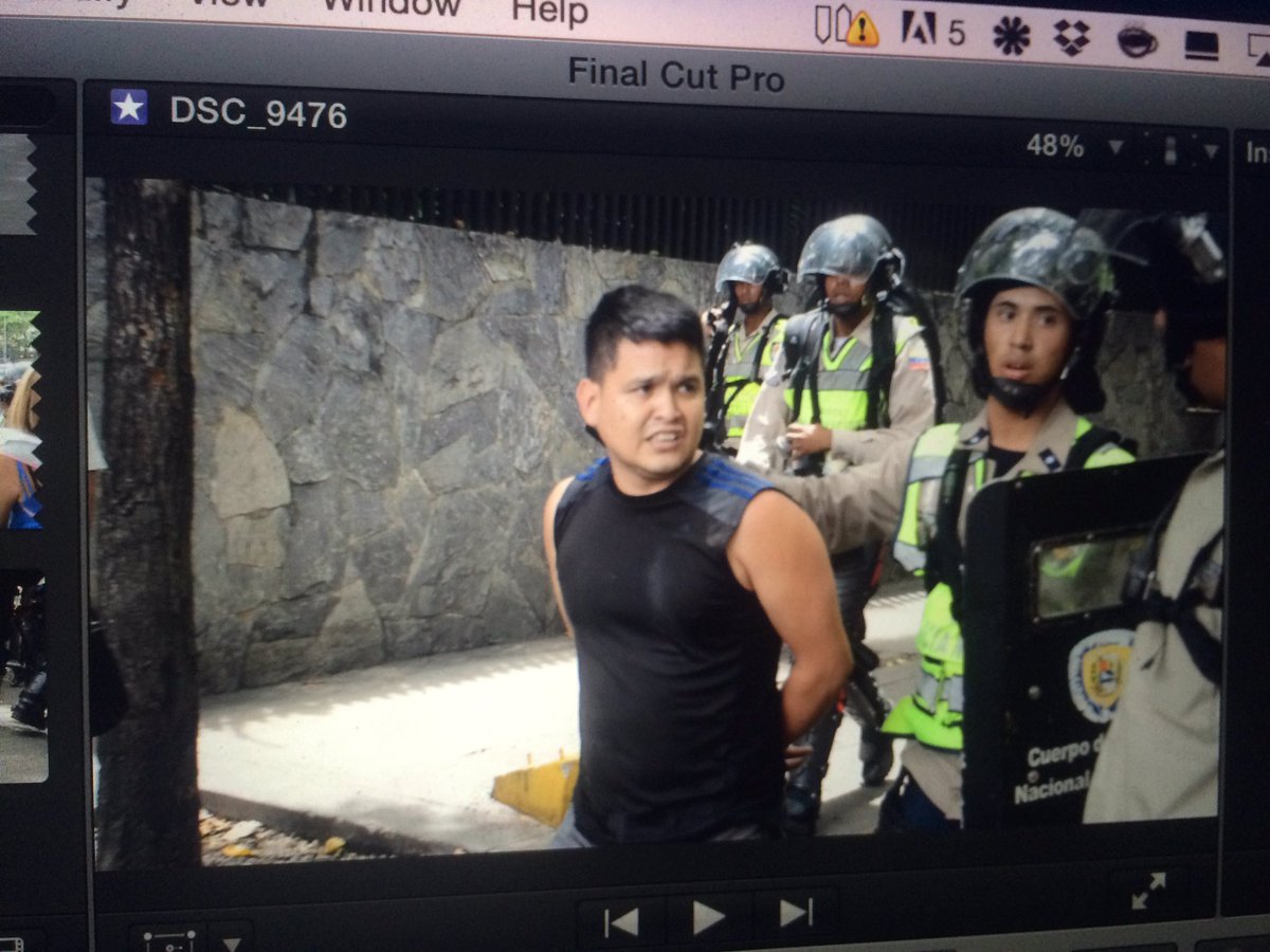 brauliojatarm's tweet photo. (2) Detenido Av Libertador https://t.co/KBucpcx9py