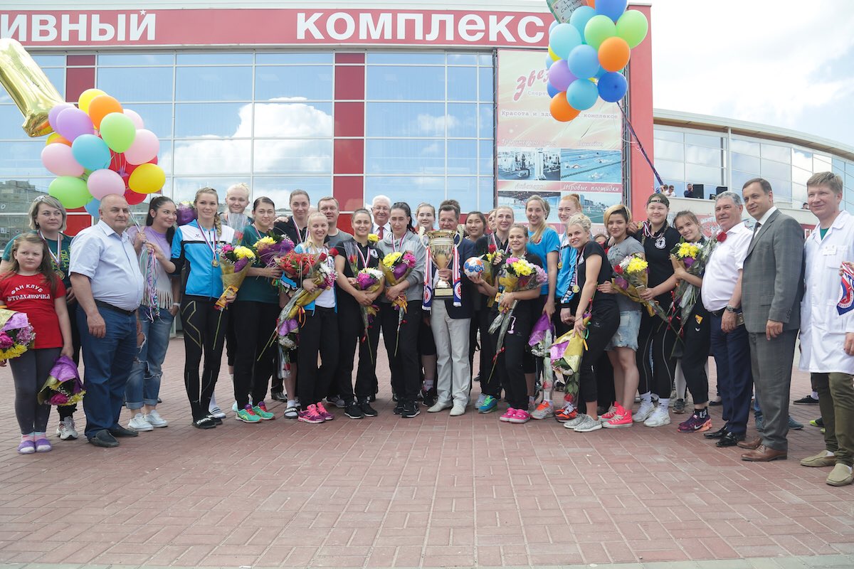 kondrashov_rus's tweet image. Команда «Астраханочка» вернулась на родину с кубком чемпиона России jilkin.ru/news/komanda-a…