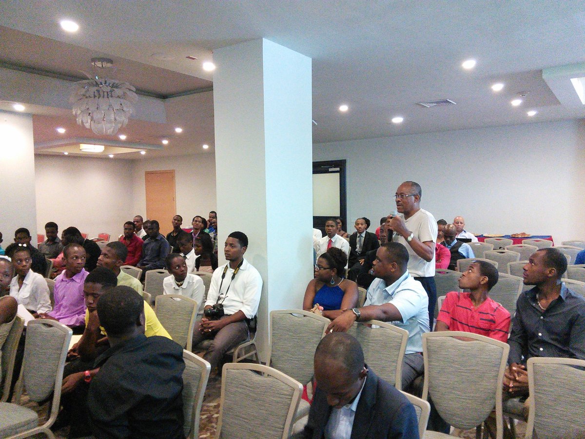 PAPSW_Tech's tweet image. Question and answer session. How to write a winning resume? Heandel Beaubrun. # PAPSWTech
# PAPSW
# Haiti # FDSUEH