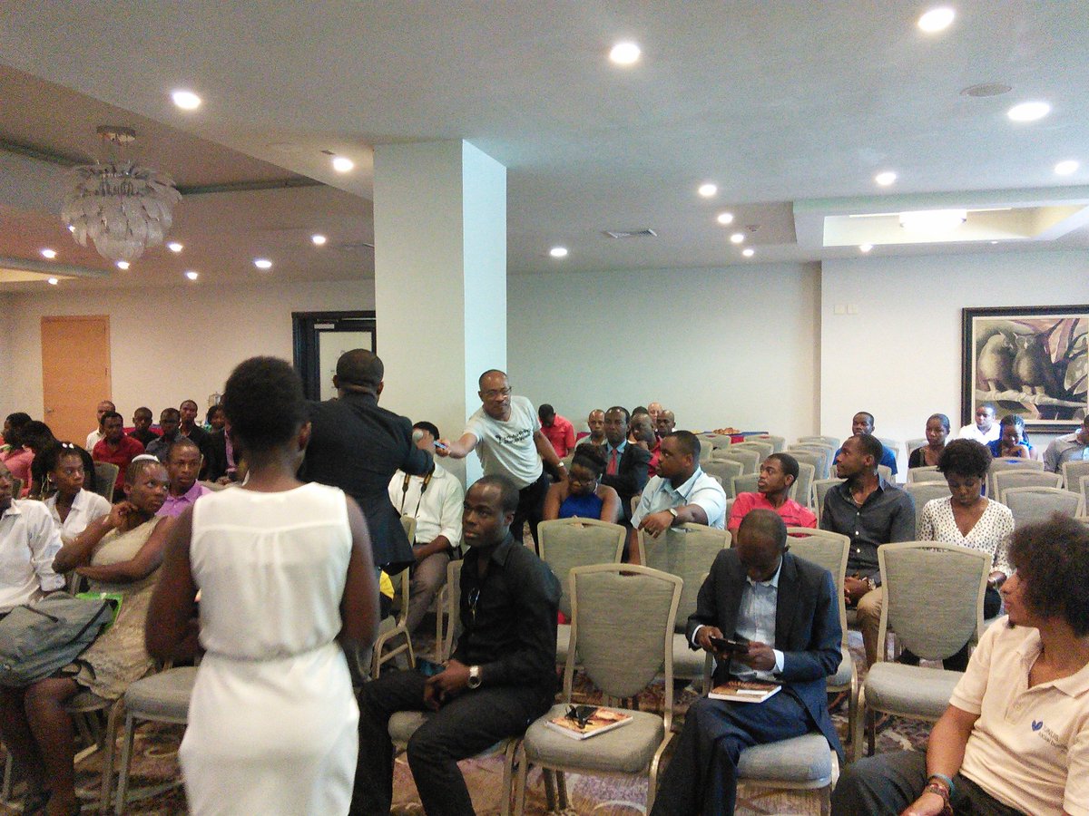PAPSW_Tech's tweet image. Question and answer session. How to write a winning resume? Heandel Beaubrun. # PAPSWTech
# PAPSW
# Haiti # FDSUEH