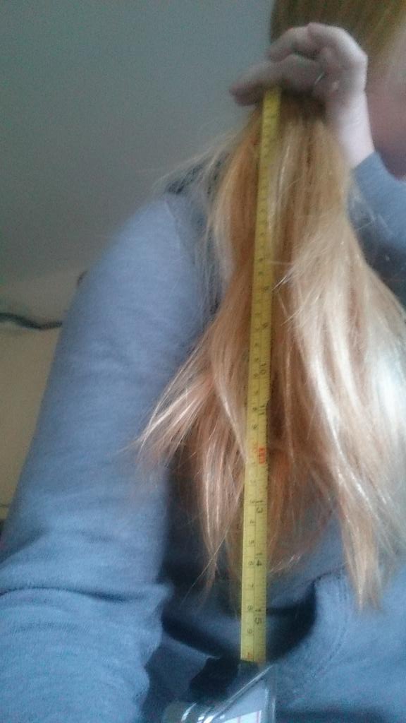 beckybethcox's tweet photo. 15 " of hair any offer s? https://t.co/GxeE0gdCQ0