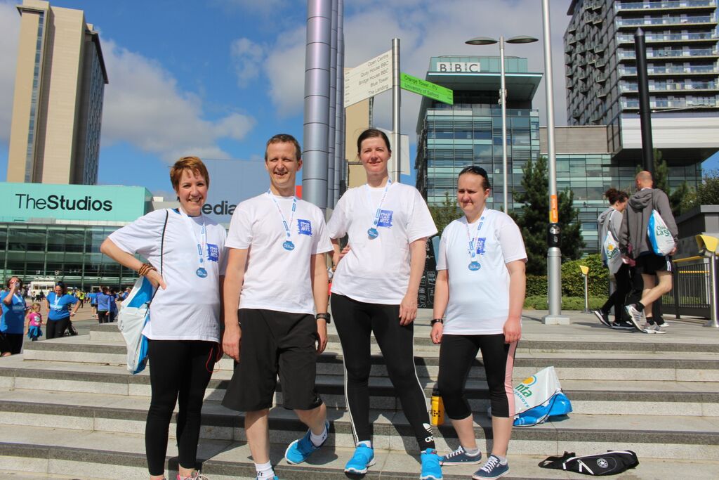 uncurbed_'s tweet image. #TeamPandL2016 are ready to take on the @Great_Run on Sunday! proudandloudarts.com/teampandl2016-…