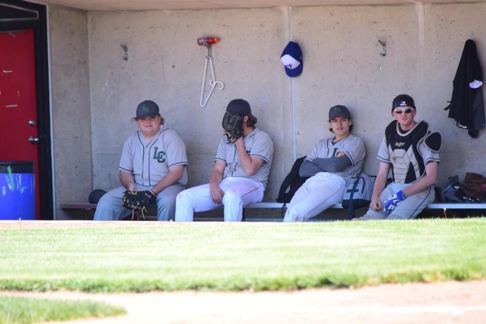 GatorBaseBalls's tweet photo. Sums up gator baseball this year .. #3up3down https://t.co/jdAzHY1i2M