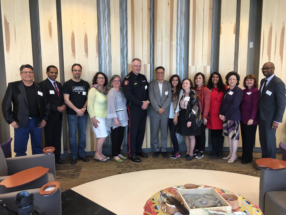 CanadianCMF's tweet image. About to begin #YYCroundtable with @CRRF #multiculturalcanada