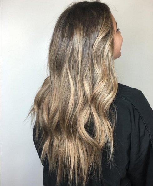 cristophenb's tweet image. Stylist #TessSalgado kills it with this subtle bayalage.