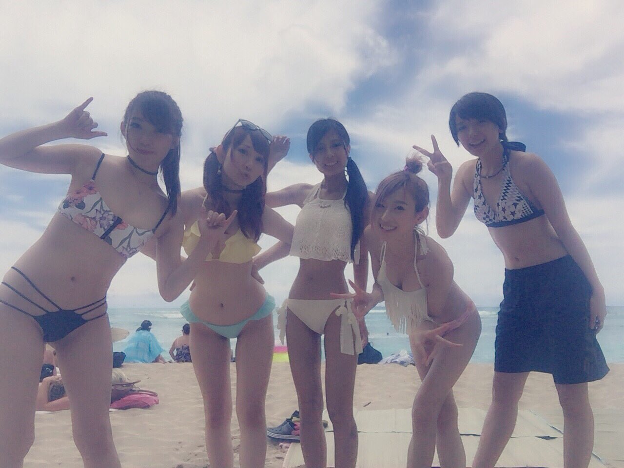 秋田知里 仮面ライダーgirls ホノルルに来ております 私のおニュー水着 はひーちゃんが選んでくれたリトルマーメイドのフランダーみたいな可愛いフリフリ水着 秋田知里 仮面ライダーgirls 水着 T Co L2ayshplad Twitter