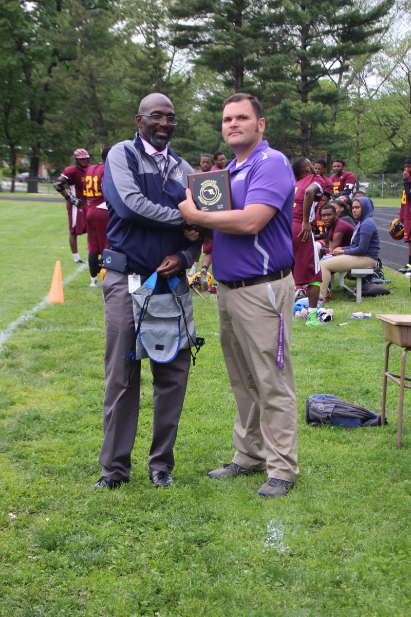 PikesvilleHS's tweet photo. 1A South Regional Champs!!!! Go Pikesville!!! @BaltCoPS @PHSPipeline https://t.co/RWOJDmFp7X